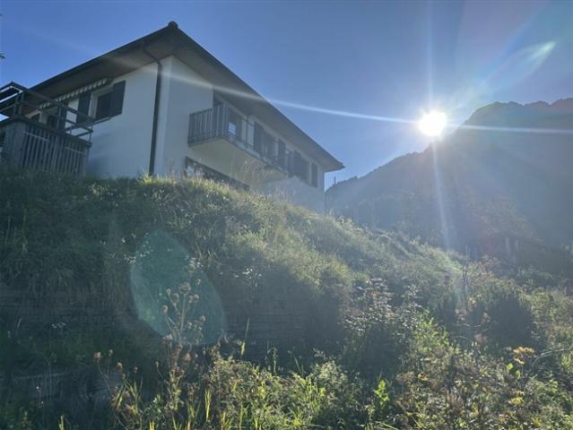Freistehende Villa mit Panoramablick
