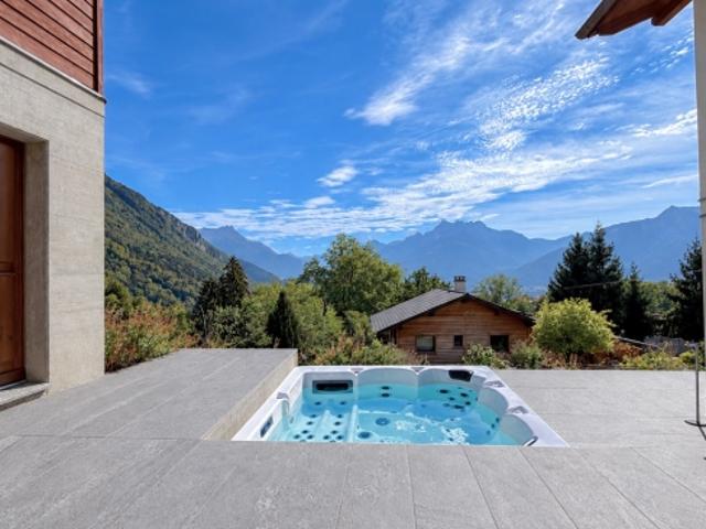 Freistehende Villa mit Panoramablick auf die Dents du Midi