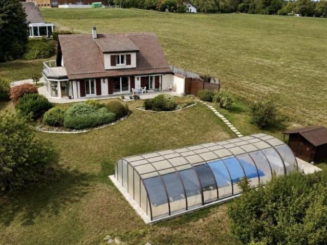 Freistehende Villa mit Pool in Mollie Margot