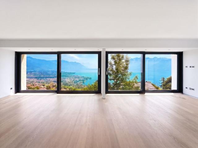 Freistehende Villa mit Pool und atemberaubendem Panoramablick