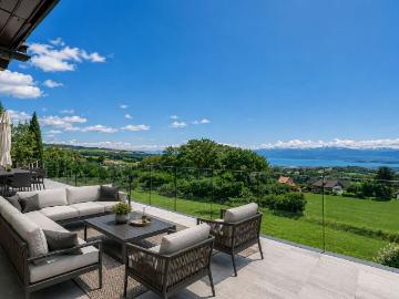 Freistehende Villa mit spektakulärem Blick auf den See und den Mont Blanc