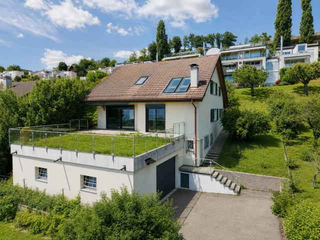 Freistehende Villa mit 6,5 Zimmern und Panoramablick auf den Genfersee und die Alpen