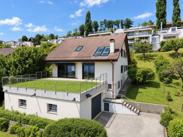 Freistehende Villa mit 6,5 Zimmern und Panoramablick auf den Genfersee und die Alpen