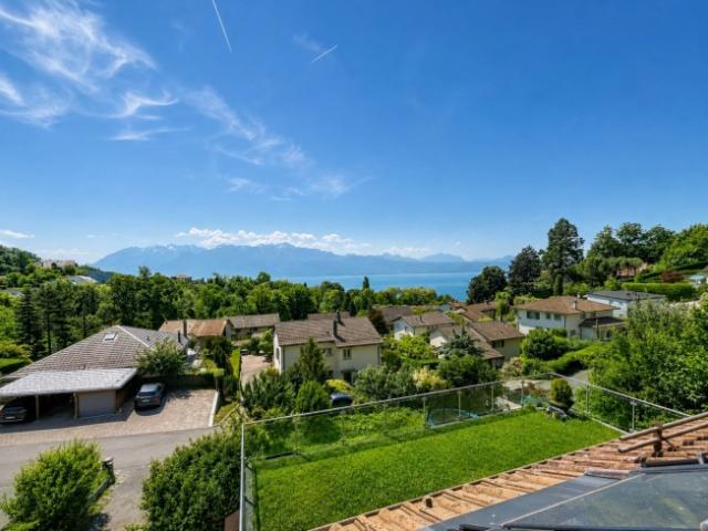 Freistehende Villa mit 6,5 Zimmern und Panoramablick auf den Genfersee und die Alpen
