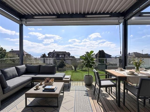 Freistehende Villa mit 7,5 Zimmern mit Seeblick
