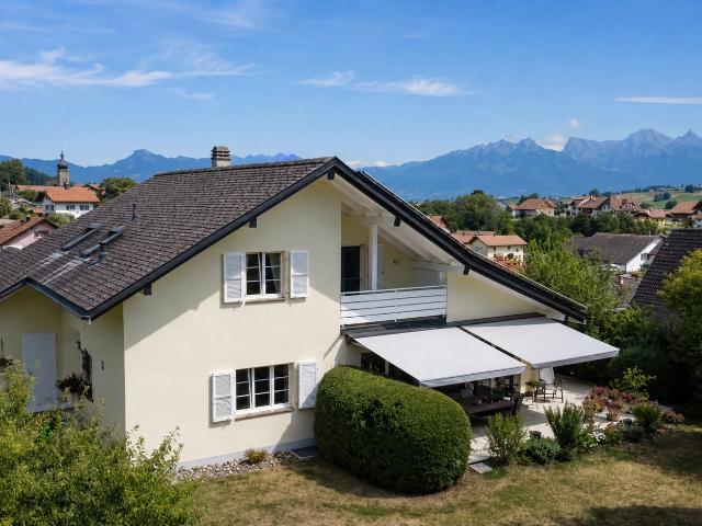 Freistehende Villa mit 7,5 Zimmern in Vaulruz