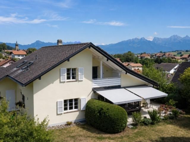 Freistehende Villa mit 7,5 Zimmern in Vaulruz