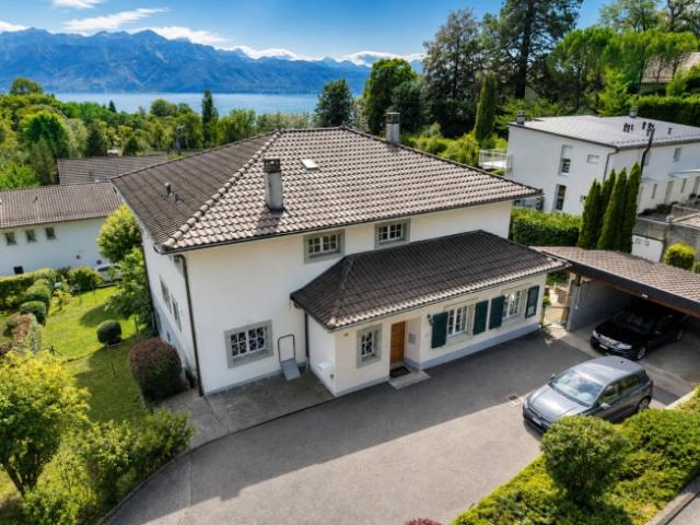 Freistehende Villa mit 9,5 Zimmern und Blick auf den Genfersee und die Alpen