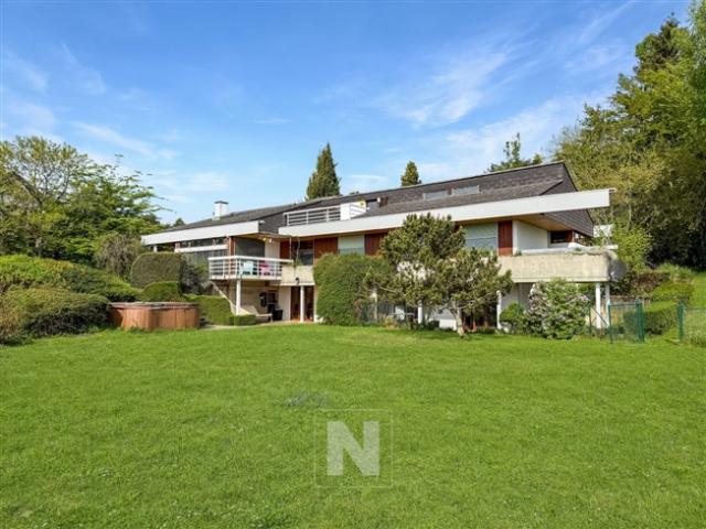 Freistehende Villa zum Verkauf in Denens mit 9 Zimmern – 248 m² Wohnfläche und mehr als 4.000 m² Land, Seeblick