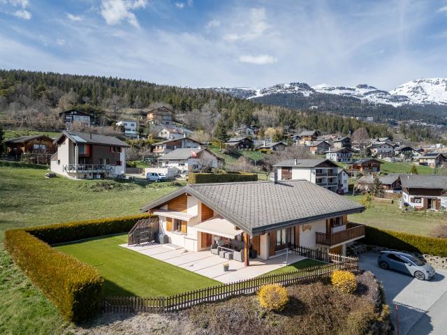 Freistehende Villa – nur einen Steinwurf von Crans Montana entfernt