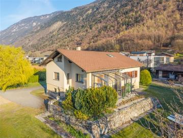 Einfamilienhaus + separates Wohneinheit
