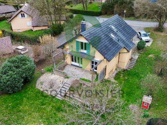 Freistehende Villa zur Renovierung mit Erweiterungspotenzial