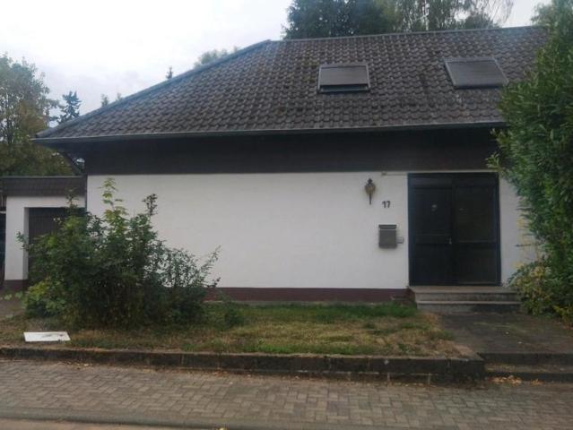 freistehender Bungalow mit viel Grundstück