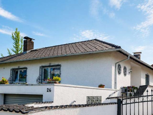 Freistehender Bungalow mit großem Garten in Karben