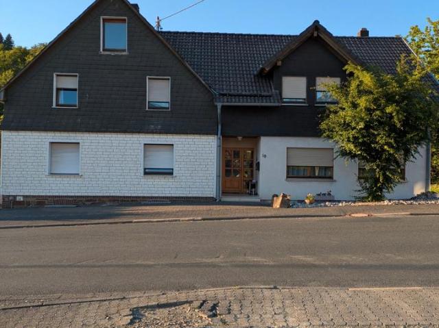 Freistehendes Mehrfamilienhaus