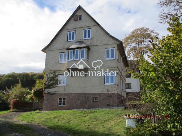 Freistehendes Mehrfamilienhaus