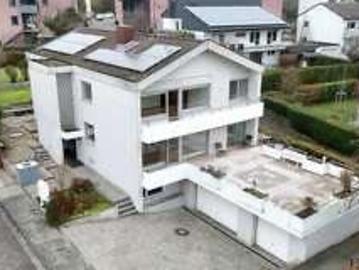 Freistehendes Mehrfamilienhaus in Bestlage von Friedrichsdorf