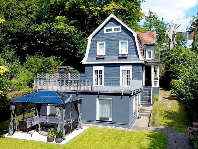 Freistehendes Mehrfamilienhaus mit großem Garten, Provisionsfrei
