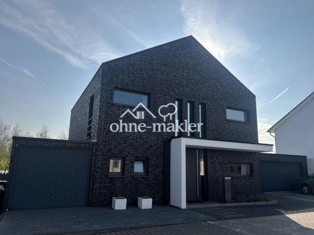Freistehendes modernes Architektenhaus