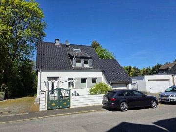 Freistehendes, modernes Einfamilienhaus mit großem Grundstück in beliebter Lage von Mülheim Styrum Grenze OB Alstaden