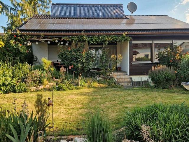 freistehendes, modernisiertes Einfamilienhaus von privat