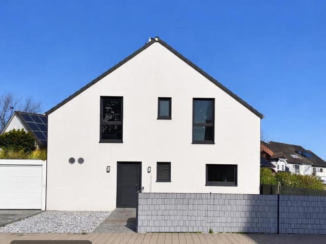 ​Freistehendes Neubau Haus 2022 in Beindersheim mit PV & Einbauküche