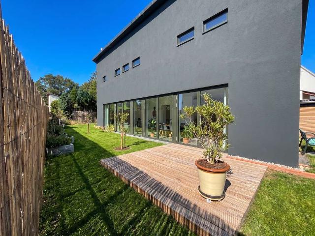 Freistehendes Architektenhaus in Berlin Karow – Licht, Kamin & Garten PROVISIONSFREI!