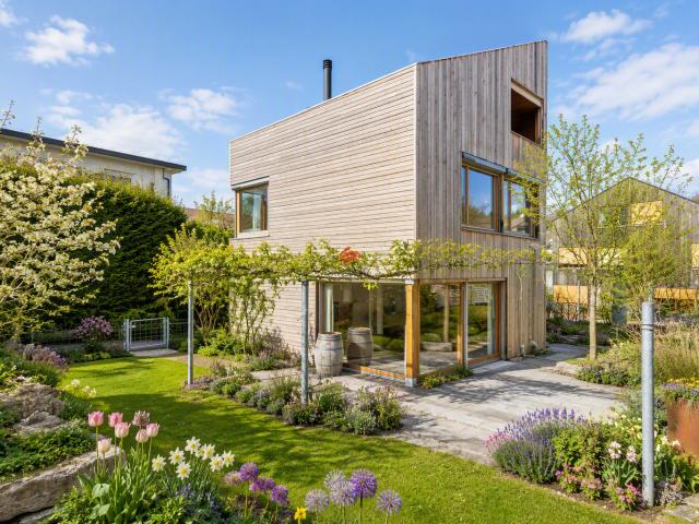 Freistehendes Architektenhaus in sonniger Lage