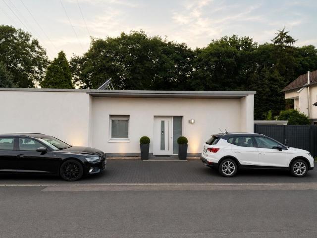 FREISTEHENDES BUNGALOW ! Provisions frei ! Ohne Makler !
