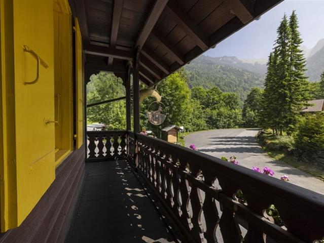 Freistehendes Chalet mit 6,5 Zimmern im Weiler Les Plans sur Bex