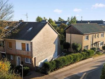 freistehendes EFH und Reihenendhaus auf einem Grundstück