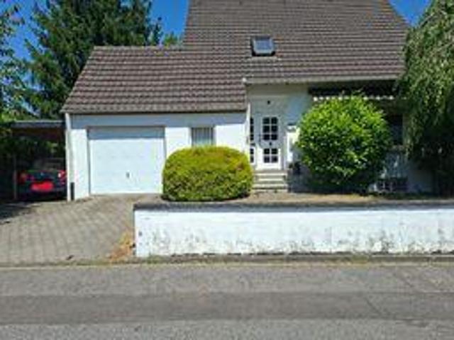 freistehendes EFH in Anrath, Keller, Garage, Terrasse, Carport