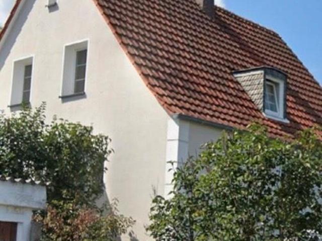 Freistehendes EFH mit Garten und Garage