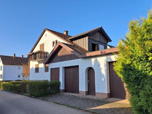 Freistehendes EFH mit großem Garten + Bauland Neckartailfingen