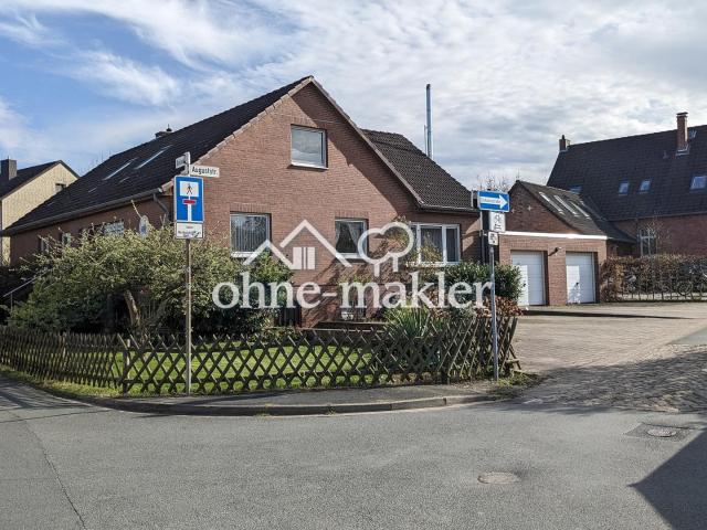 Freistehendes EFH mit Einliegerwohnung, Doppelgarage & großem Grundstück