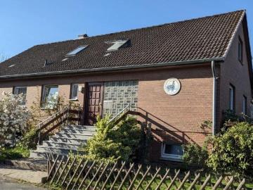 Freistehendes EFH mit Einliegerwohnung & großem Grundstück