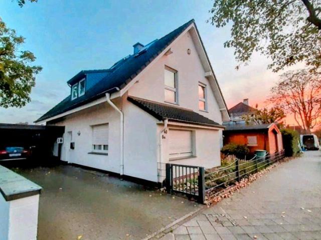 freistehendes EFH mit Einliegerwohnung *Provisionsfrei