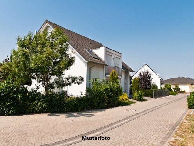 Freistehendes Ein und Zweifamilienhaus provisionsfrei