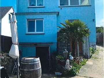 Freistehendes Ein Zweifamilienhaus auf 785m² großem Grundstück