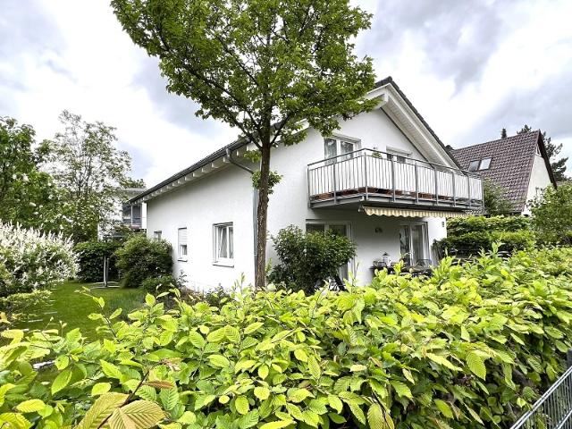 Freistehendes Ein Zweifamilienhaus auf sonnigem Gartengrundstück mit viel Potenzial in Ottobrunn