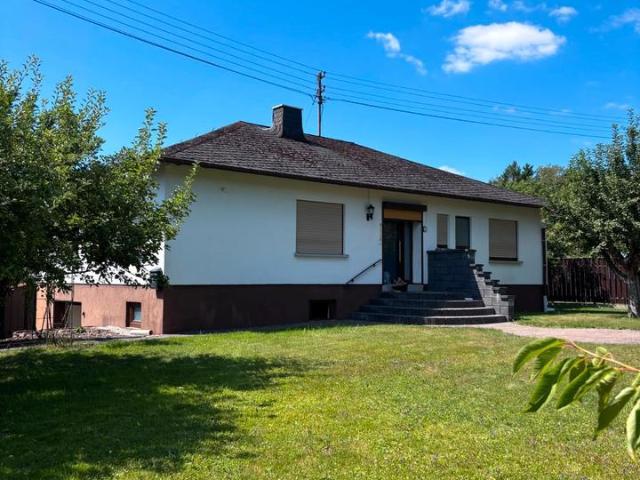 Freistehendes Ein bis Zweifamilienhaus