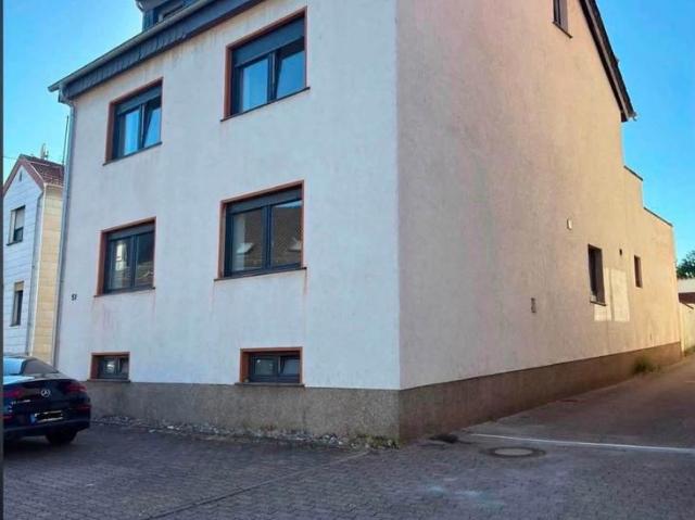 Freistehendes Ein bis Zweifamilienhaus in Heusweiler