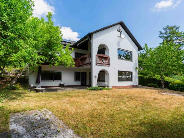 Freistehendes Ein bis Zweifamilienhaus in ruhiger Lage mit Weitblick in Ulm Mähringen!