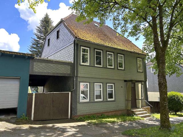 Freistehendes Ein bis Zweifamilienhaus mit Nebengebäude in Zellerfeld