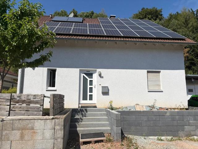 Freistehendes Einfamilenhaus mit PV + Speicher + Klima, Garage