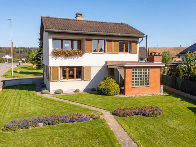 FREISTEHENDES EINFAMILIENHAUS UNWEIT VON AARE UND RHEIN