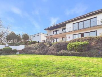 Freistehendes Einfamilienhaus wohnen mit Panorama und Großzügigkeit