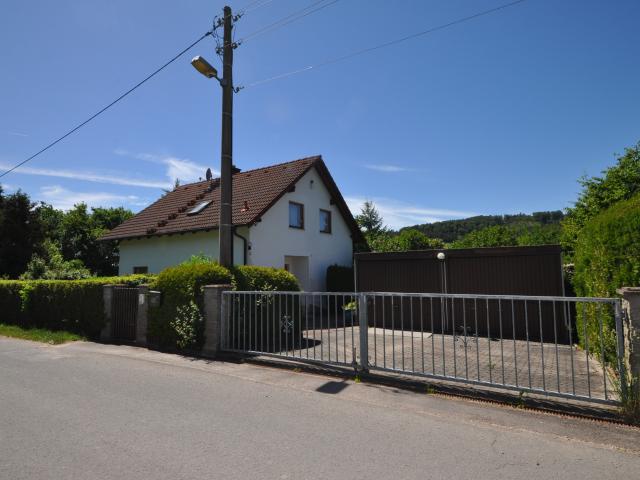 Freistehendes Einfamilienhaus am Ortsrand von Lengfeld