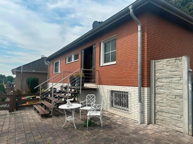 Freistehendes Einfamilienhaus auf 654 m² Traumgrundstück