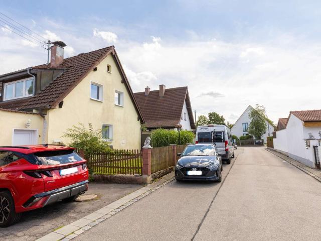 Freistehendes Einfamilienhaus auf großzügigem Grundstück in familienfreundlicher Siedlungslage